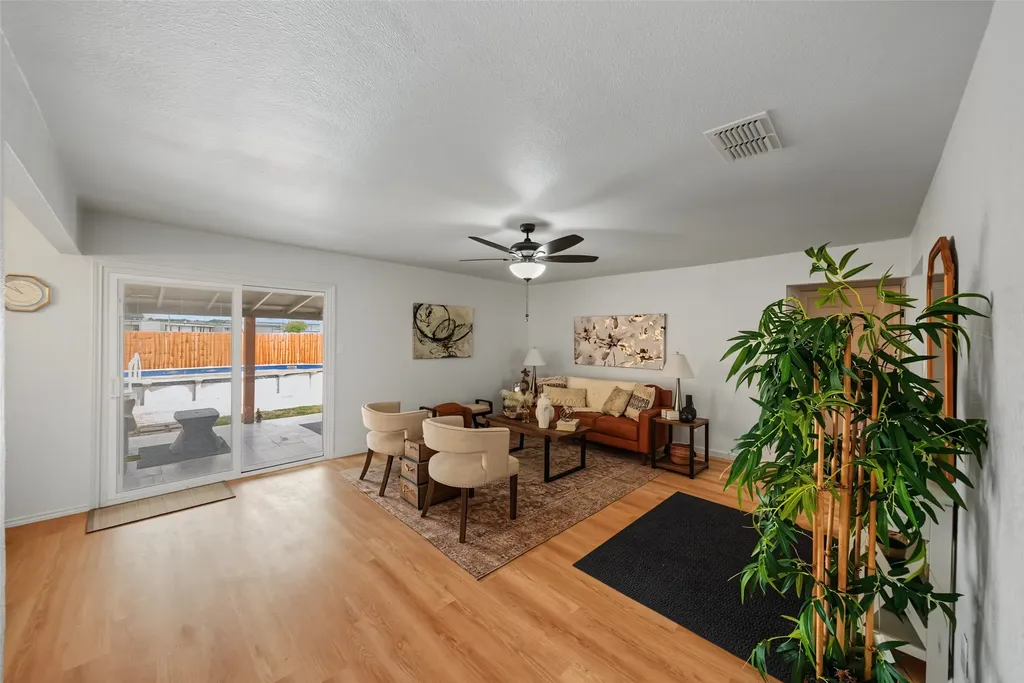 6245 Stardust Drive S Watauga TX 76148