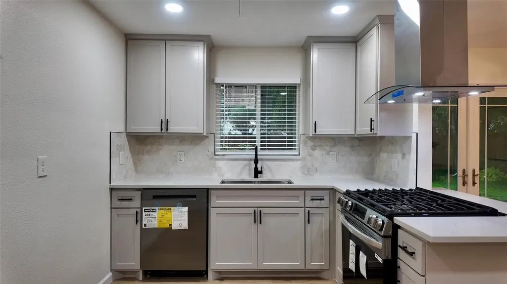 11343 Lippitt Dallas TX 75218