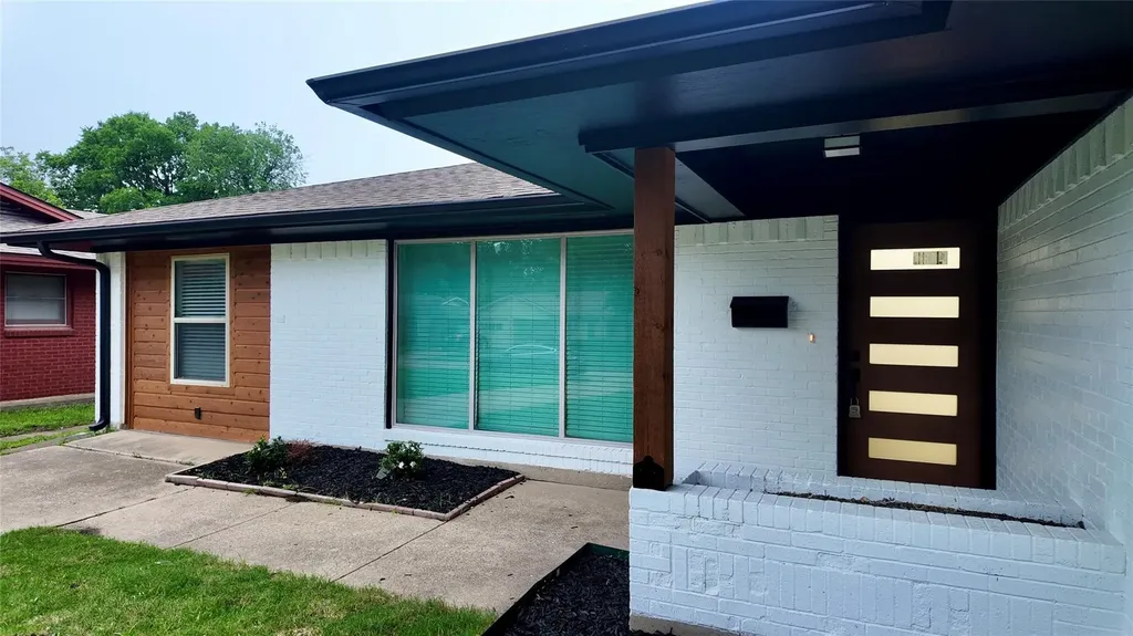 11343 Lippitt Dallas TX 75218