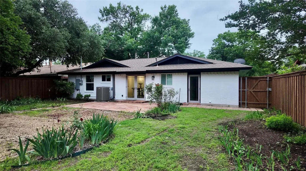 11343 Lippitt Dallas TX 75218