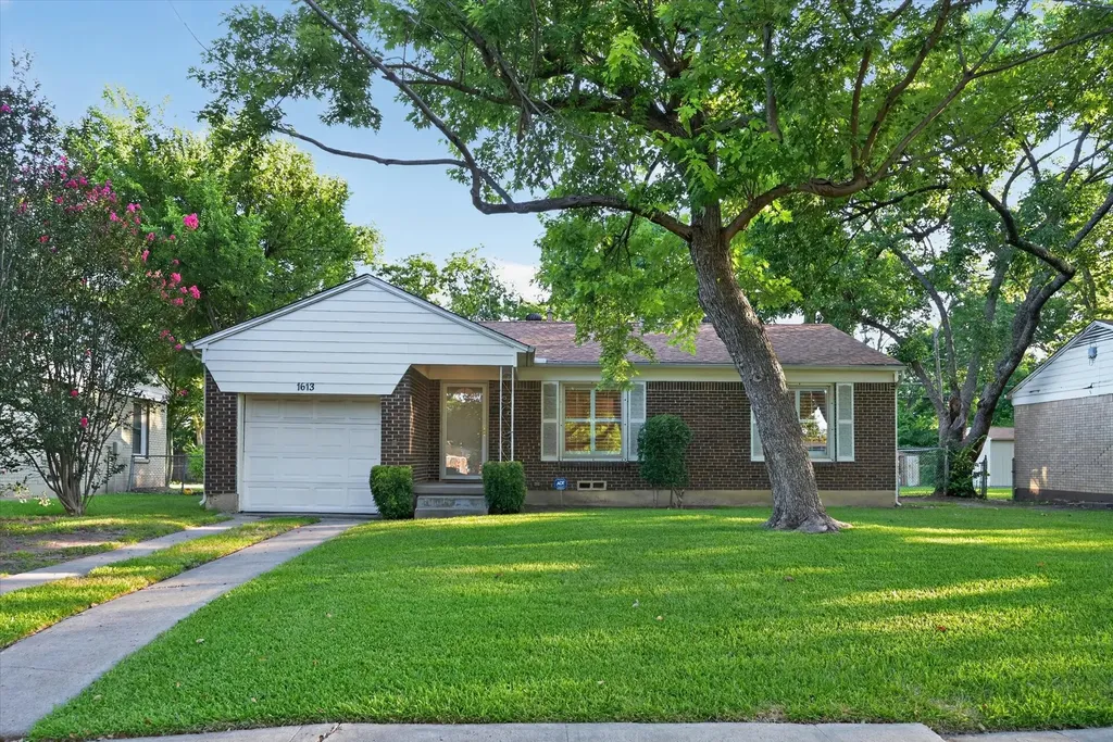 1613 Pat Drive Dallas TX 75228