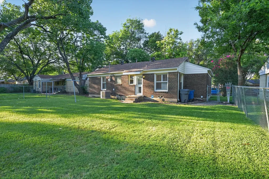 1613 Pat Drive Dallas TX 75228