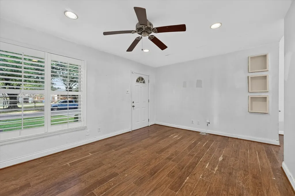 1613 Pat Drive Dallas TX 75228