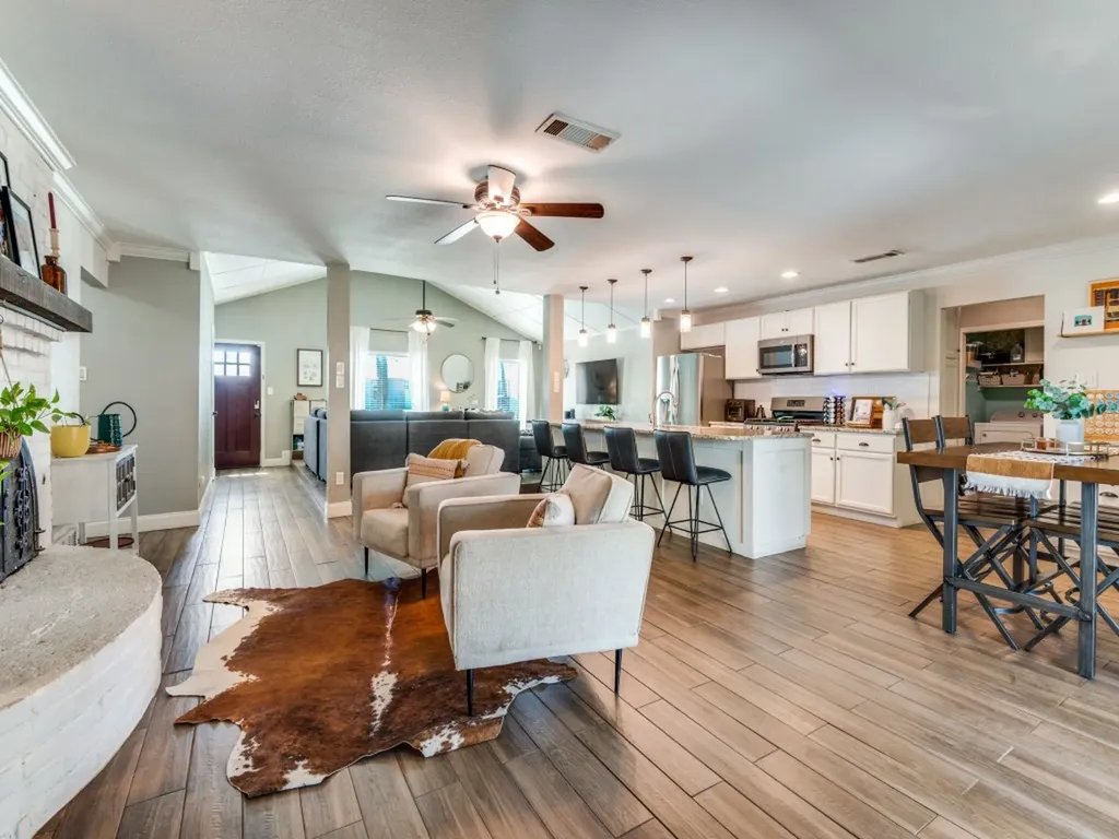 716 Thousand Oaks Drive Hurst TX 76054