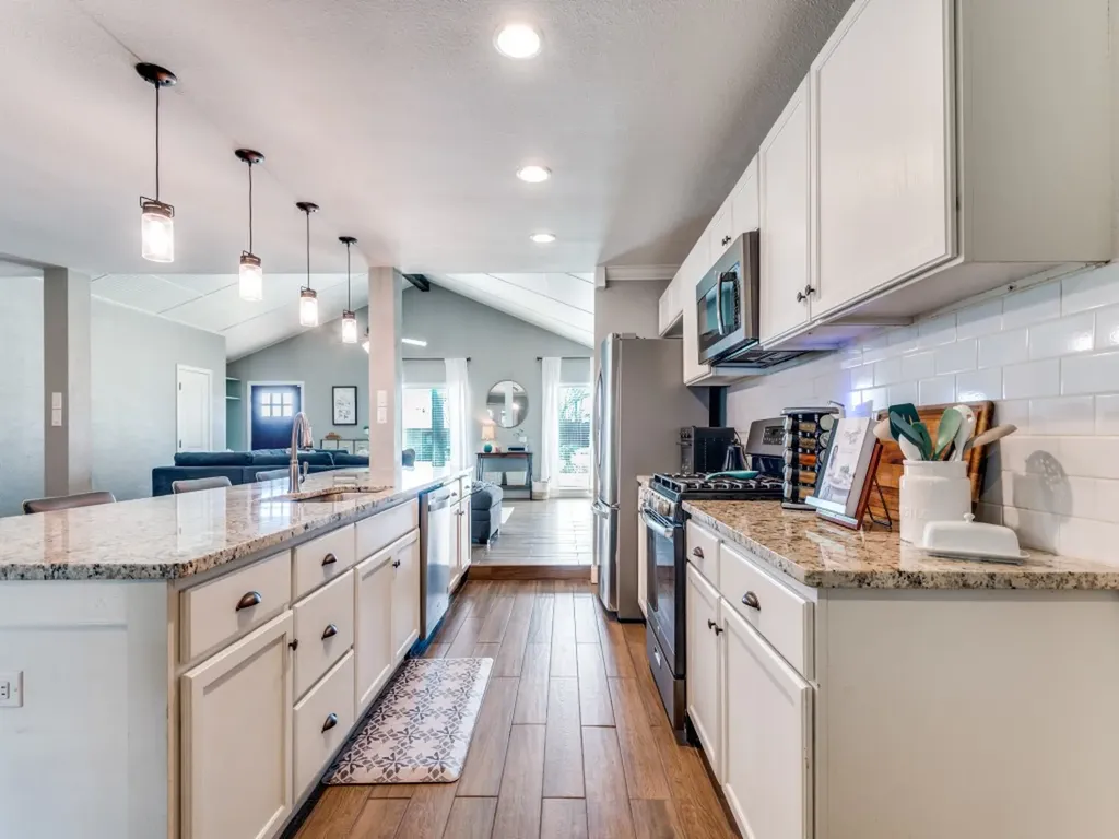 716 Thousand Oaks Drive Hurst TX 76054