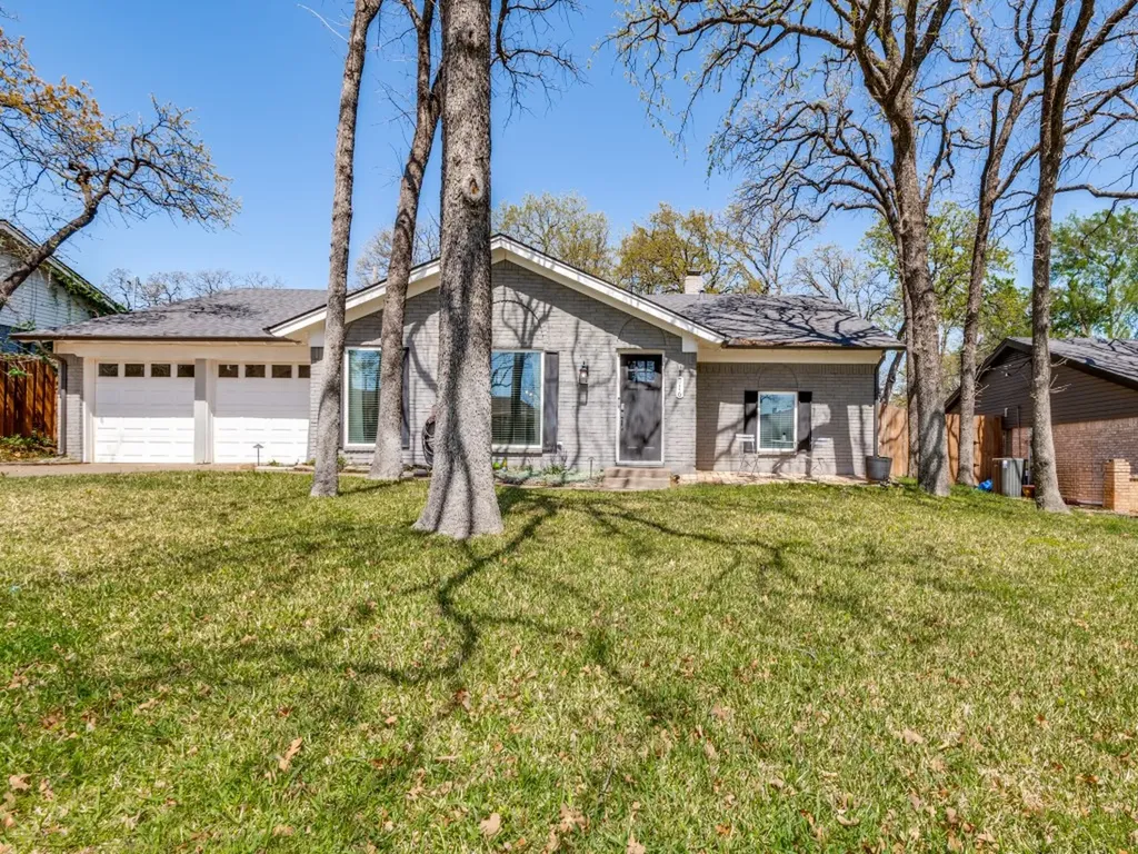 716 Thousand Oaks Drive Hurst TX 76054