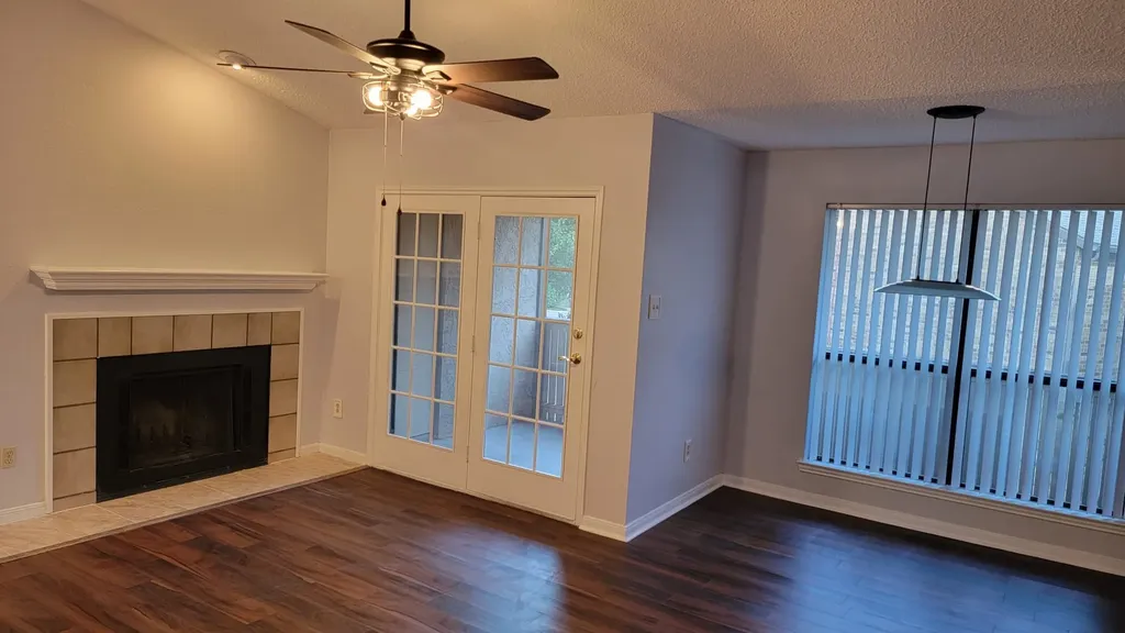 2103 Friendly Drive Arlington TX 76011