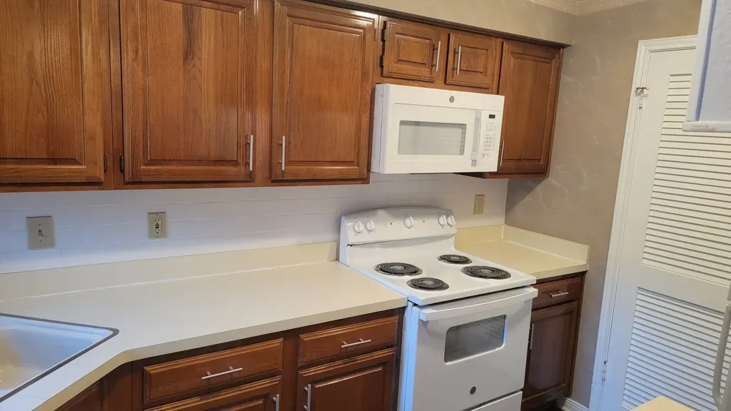 2103 Friendly Drive Arlington TX 76011