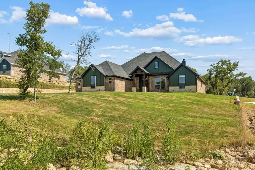 2013 Bedford Court Weatherford TX 76088