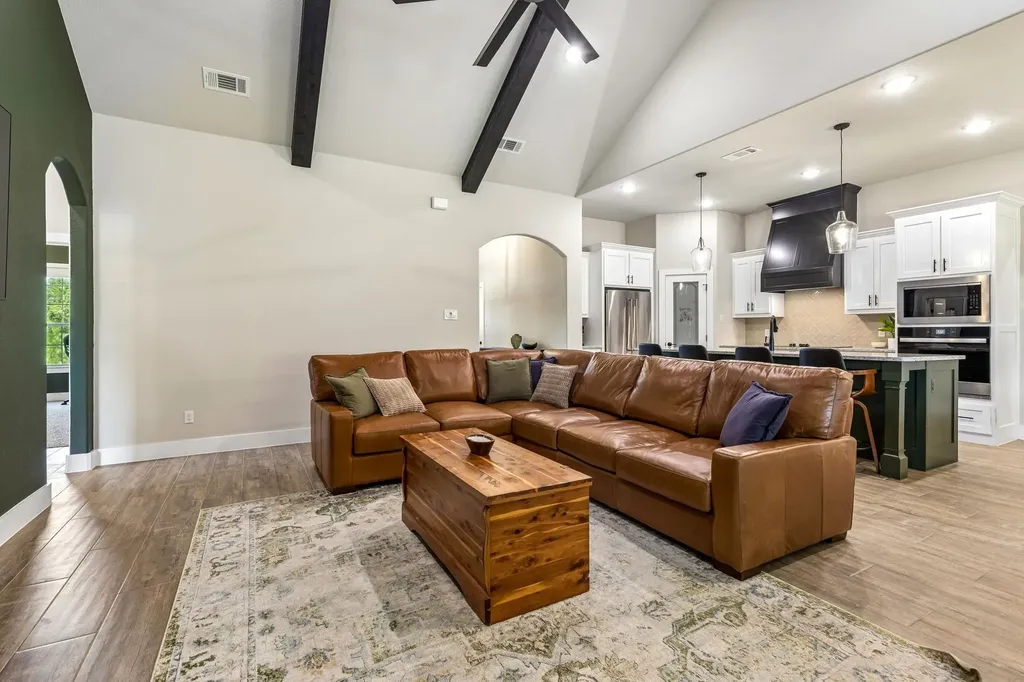 2013 Bedford Court Weatherford TX 76088