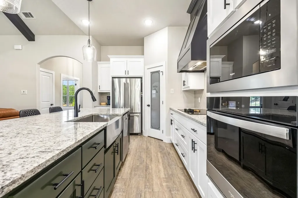 2013 Bedford Court Weatherford TX 76088