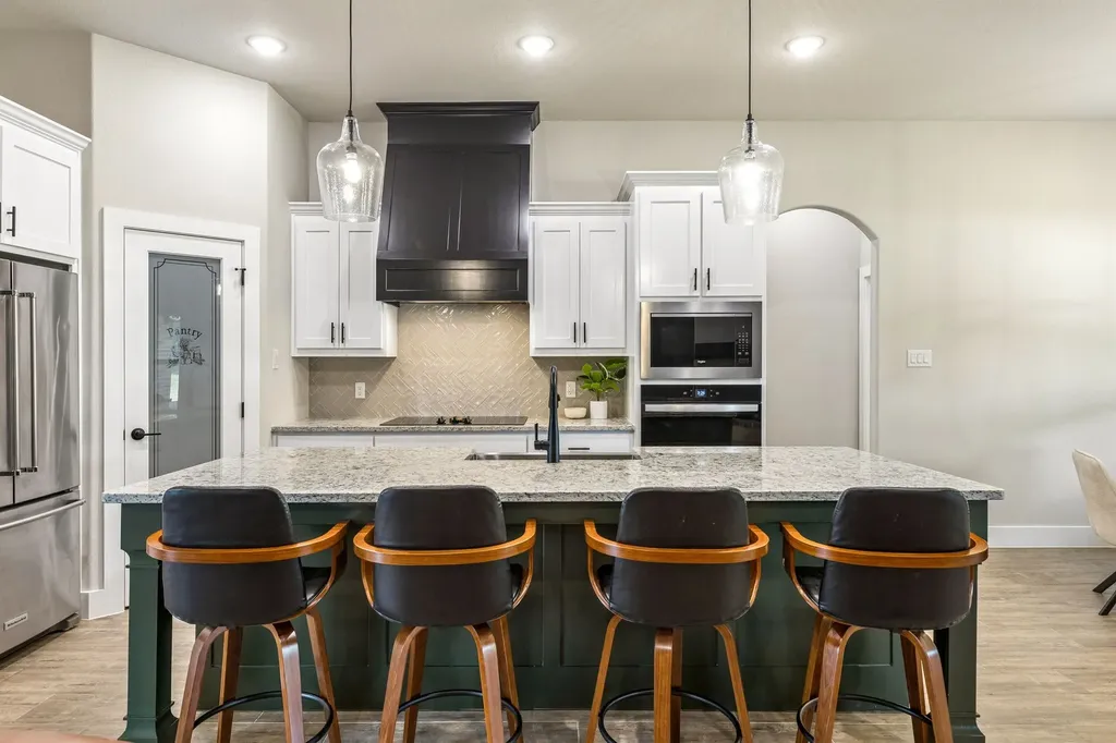 2013 Bedford Court Weatherford TX 76088