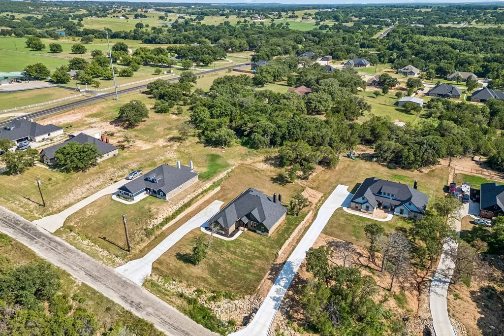 2013 Bedford Court Weatherford TX 76088