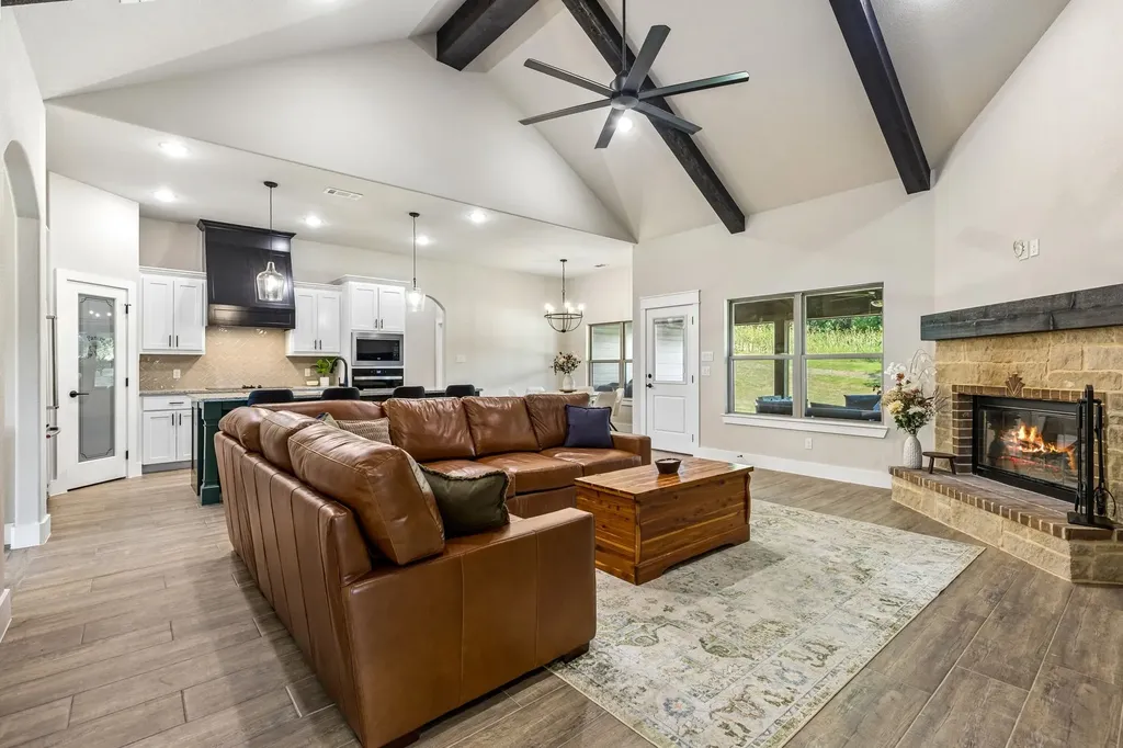 2013 Bedford Court Weatherford TX 76088