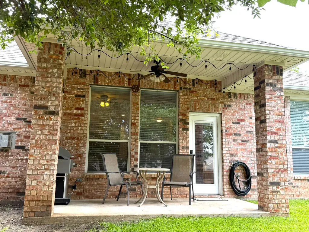 6506 Bluebird Drive Arlington TX 76001