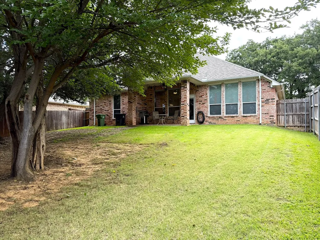 6506 Bluebird Drive Arlington TX 76001