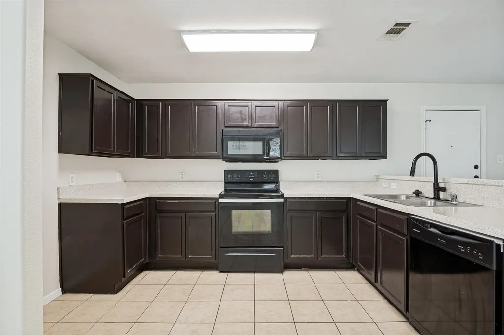 614 Hearthstone Drive Lancaster TX 75146
