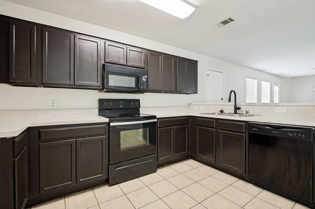 614 Hearthstone Drive Lancaster TX 75146