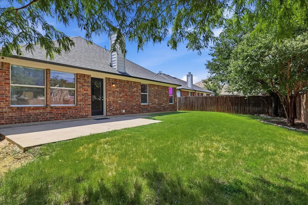 1204 Wentwood Drive Corinth TX 76210