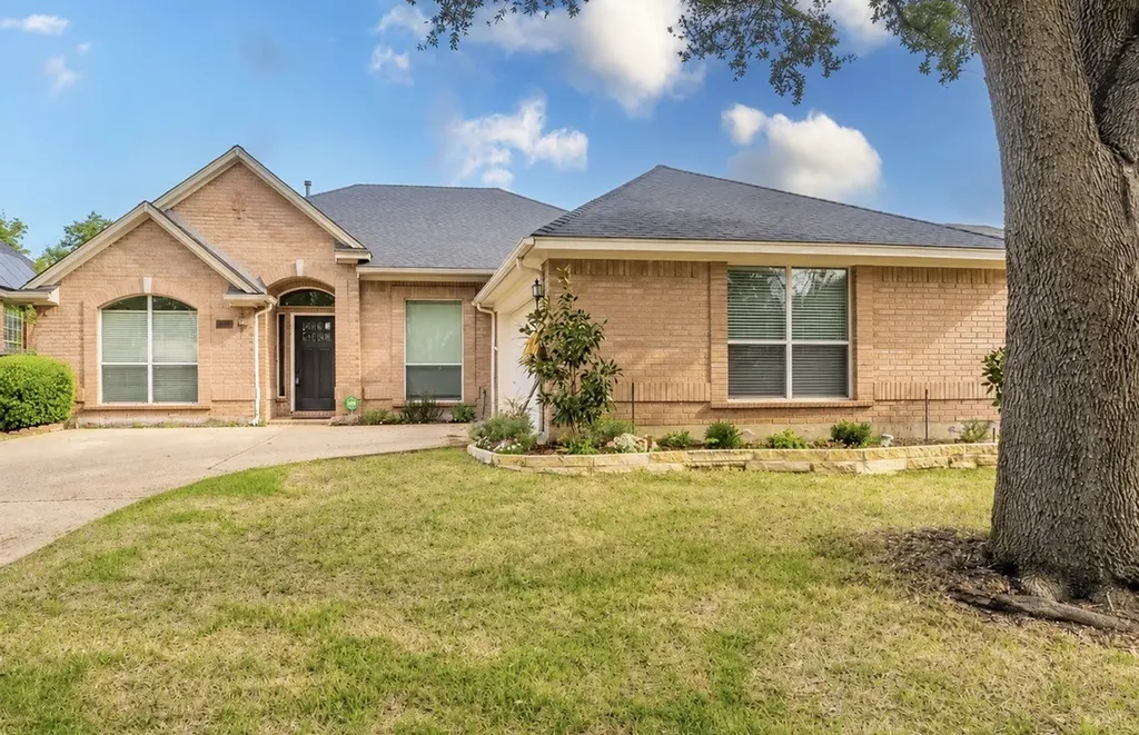 2231 Templeton Drive Arlington TX 76006