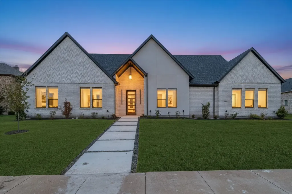 1104 Devonshire Drive N Forney TX 75126