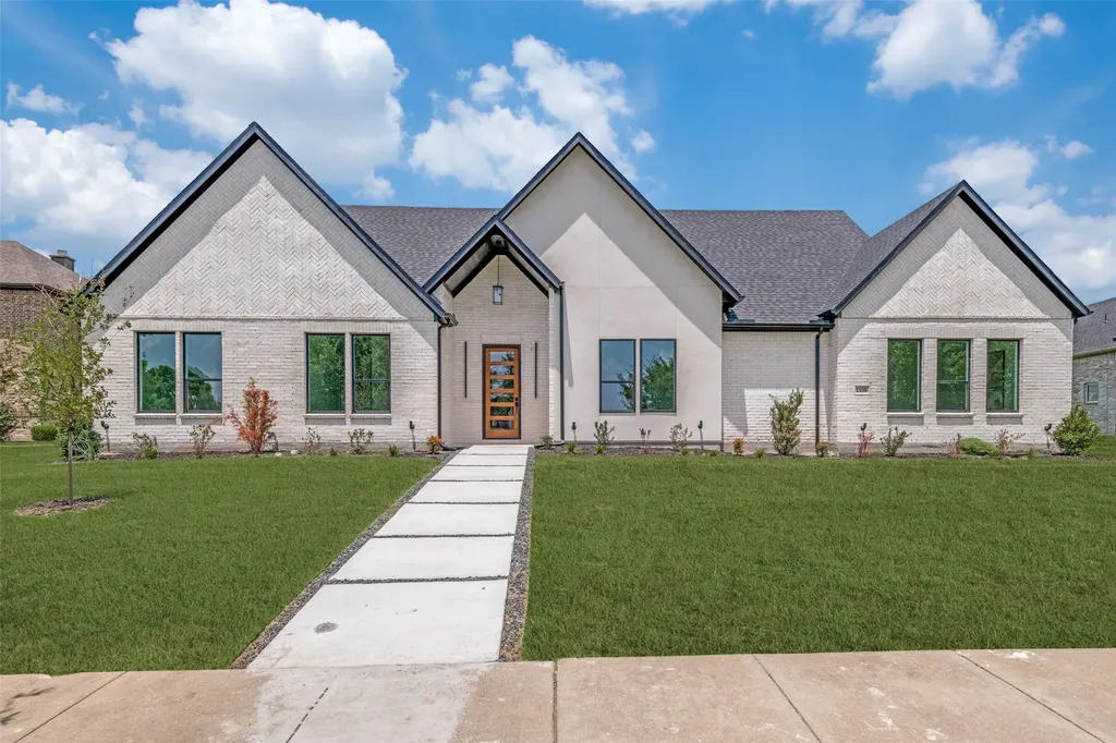 1104 Devonshire Drive N Forney TX 75126