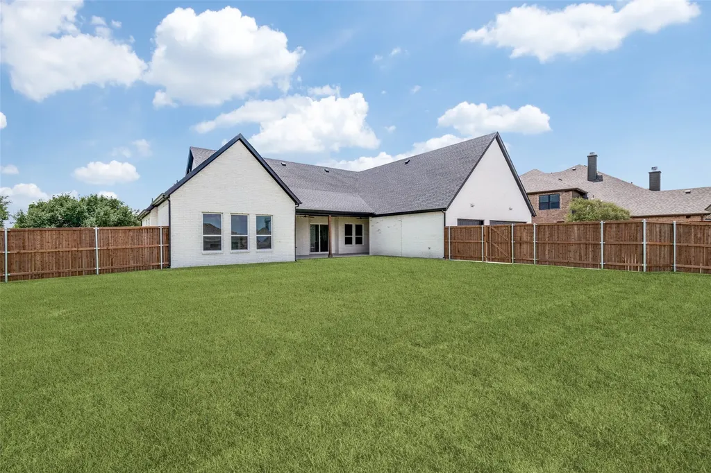 1104 Devonshire Drive N Forney TX 75126