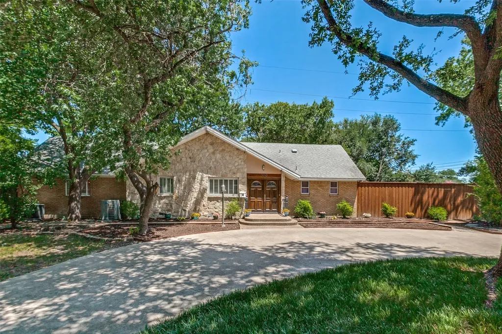 100 N Gentle Drive Richardson TX 75080