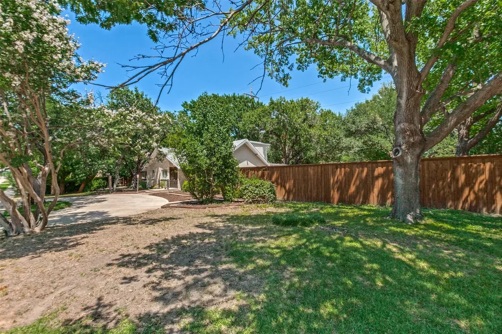 100 N Gentle Drive Richardson TX 75080