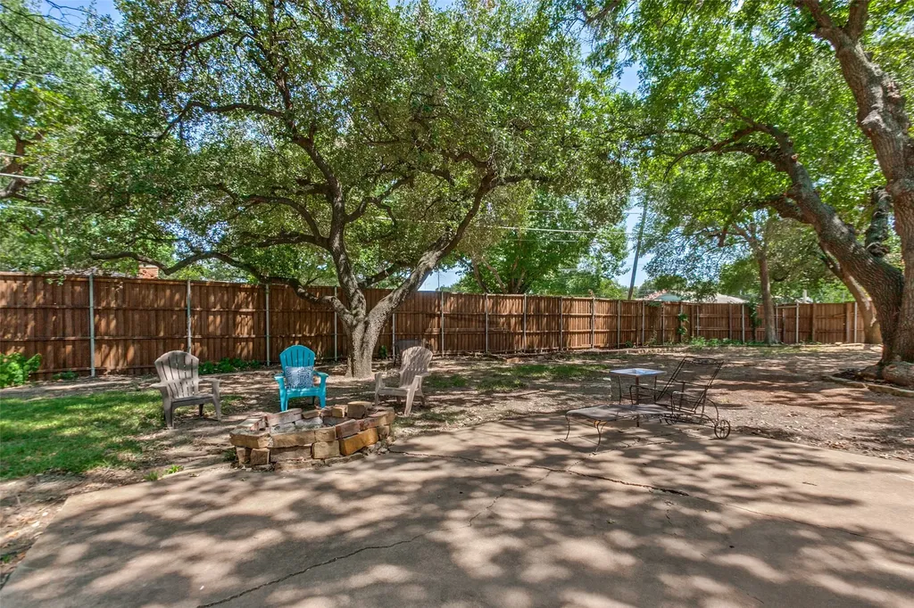 100 N Gentle Drive Richardson TX 75080