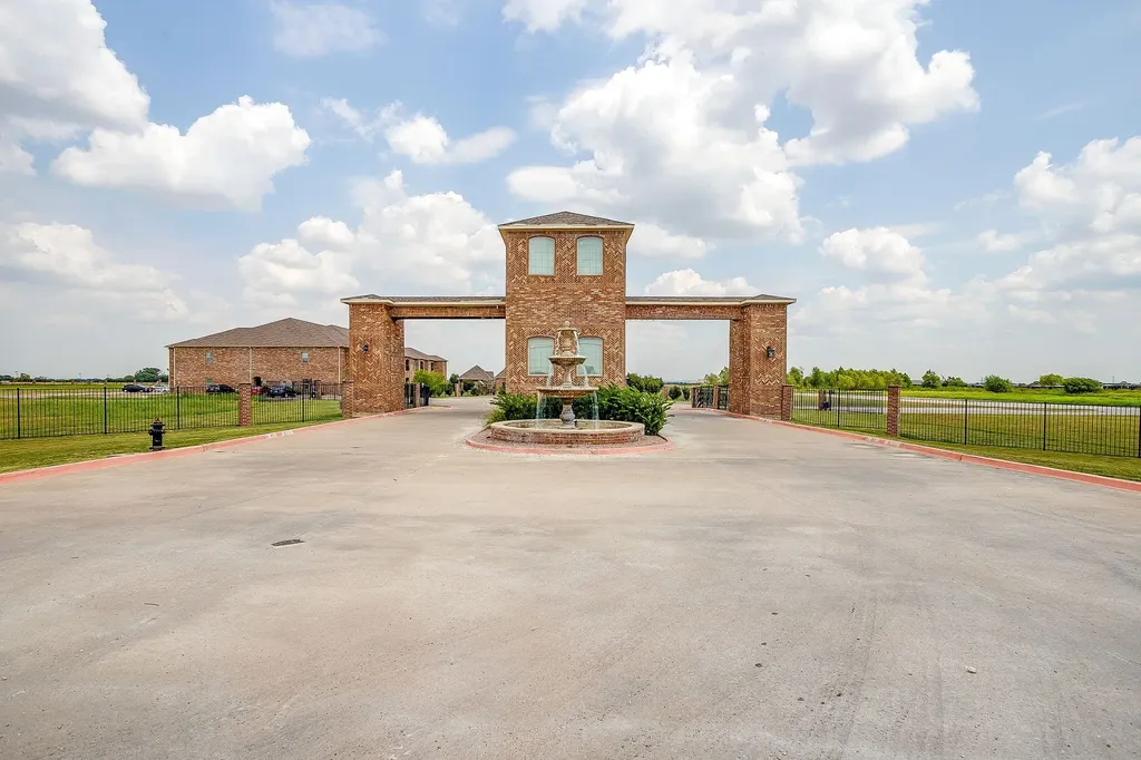 301 County Road 207 Alvarado TX 76009