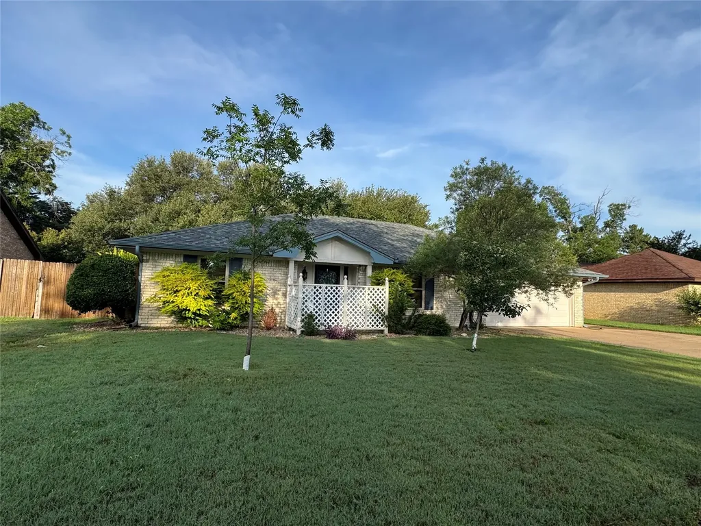 1104 Dove Hollow Road Granbury TX 76048