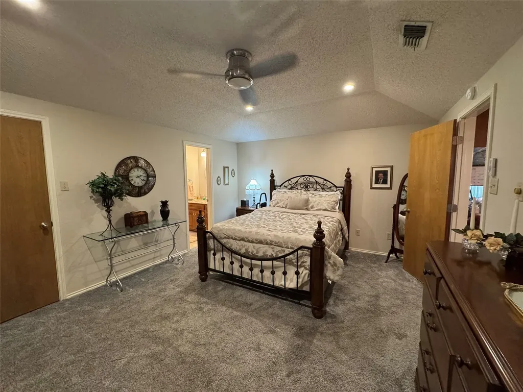 1104 Dove Hollow Road Granbury TX 76048