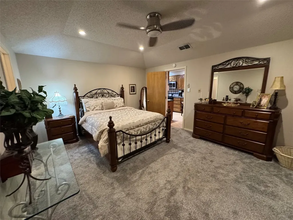 1104 Dove Hollow Road Granbury TX 76048