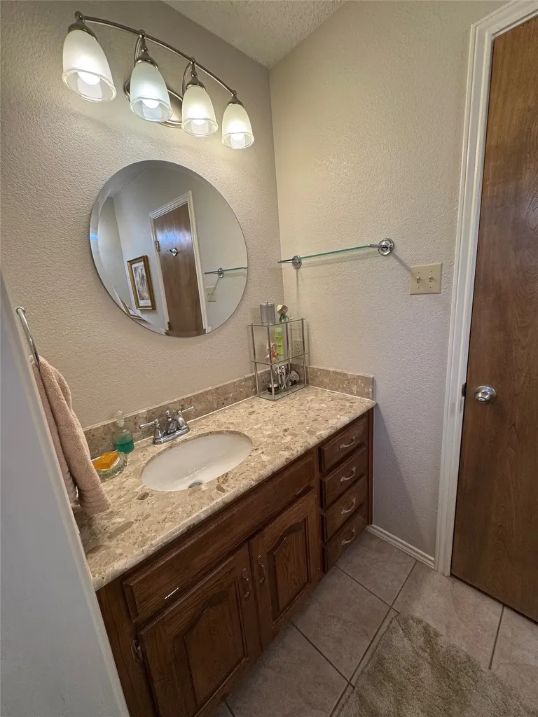 1104 Dove Hollow Road Granbury TX 76048