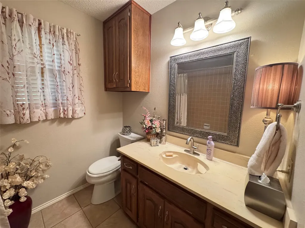 1104 Dove Hollow Road Granbury TX 76048