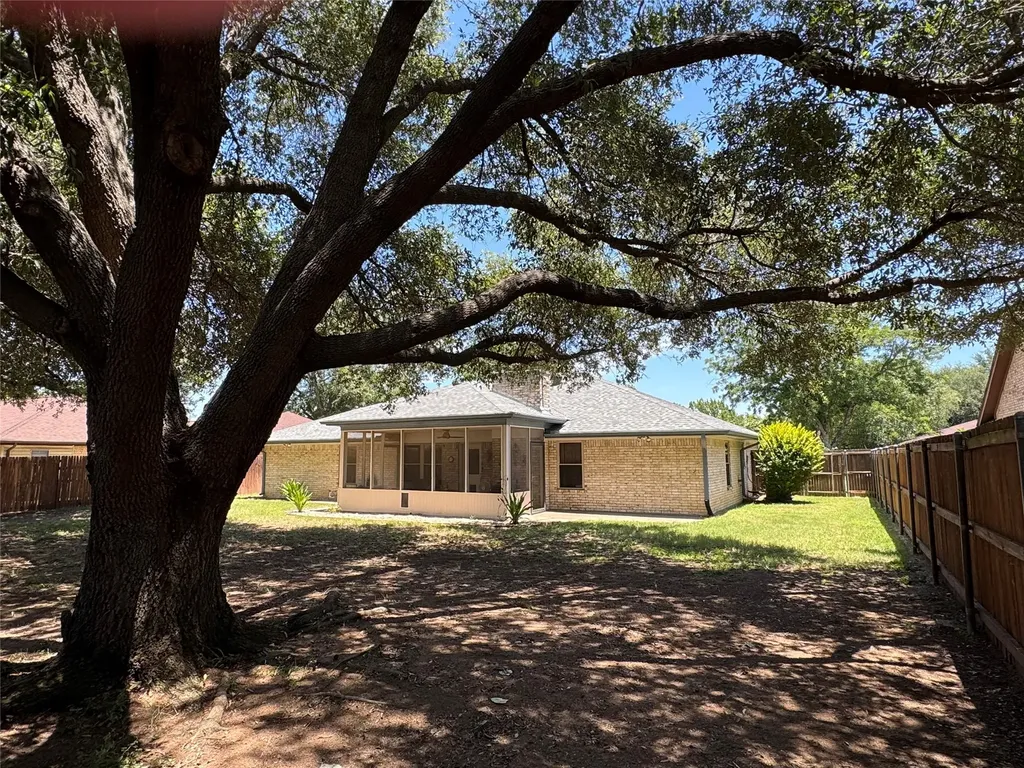 1104 Dove Hollow Road Granbury TX 76048