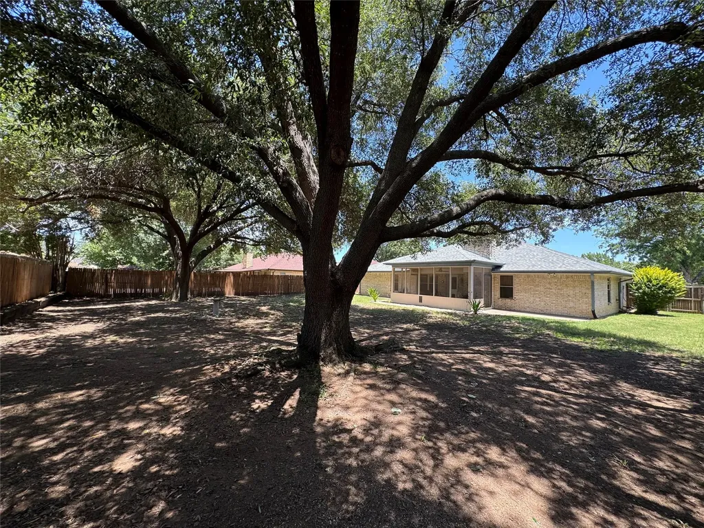 1104 Dove Hollow Road Granbury TX 76048