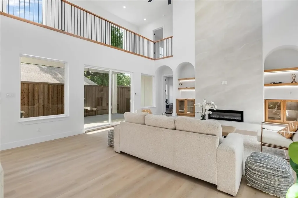 1507 Dennison Street Dallas TX 75212