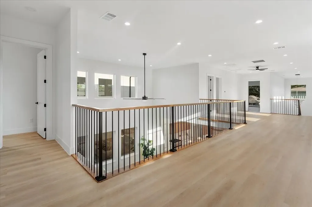 1507 Dennison Street Dallas TX 75212