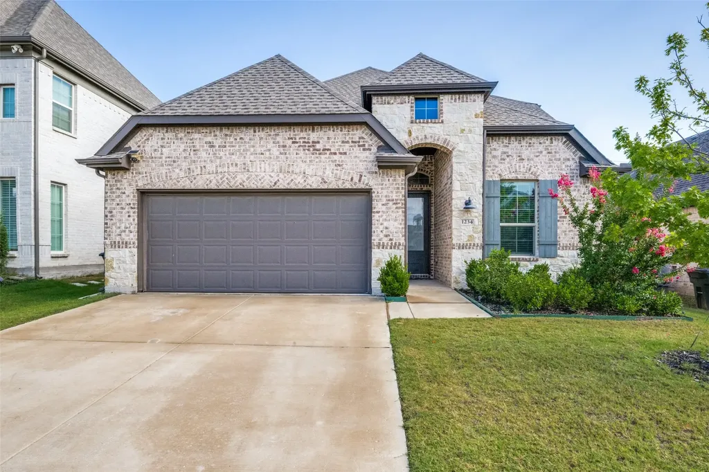 1234 Stagecoach Trail Justin TX 76247