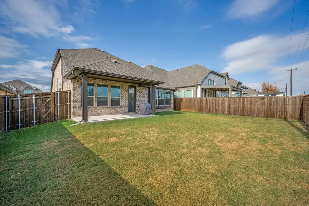 1234 Stagecoach Trail Justin TX 76247