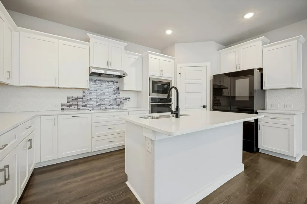 1234 Stagecoach Trail Justin TX 76247