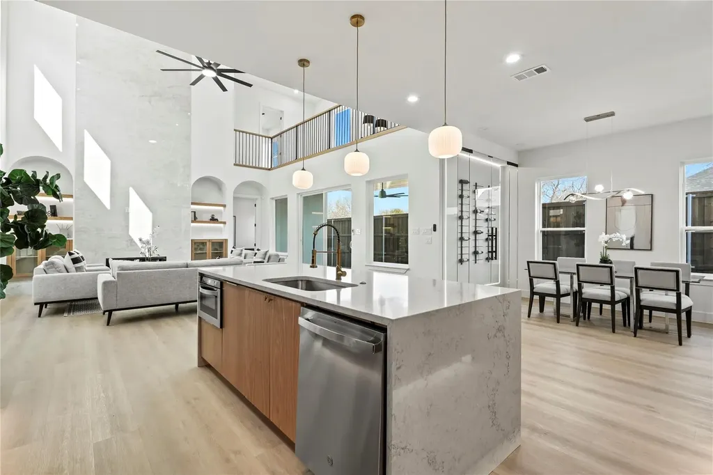 1503 Dennison Street Dallas TX 75212