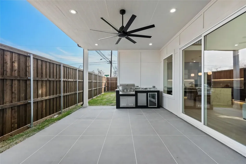 1503 Dennison Street Dallas TX 75212