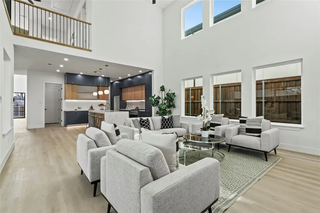 1503 Dennison Street Dallas TX 75212