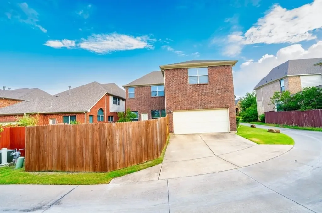 2439 Newcastle Bend Irving TX 75063