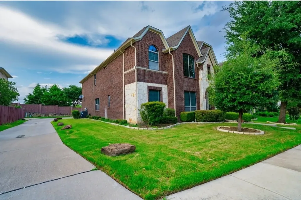 2439 Newcastle Bend Irving TX 75063
