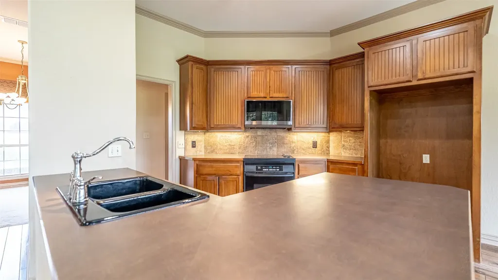 2300 E Emerald Bend Court Granbury TX 76049