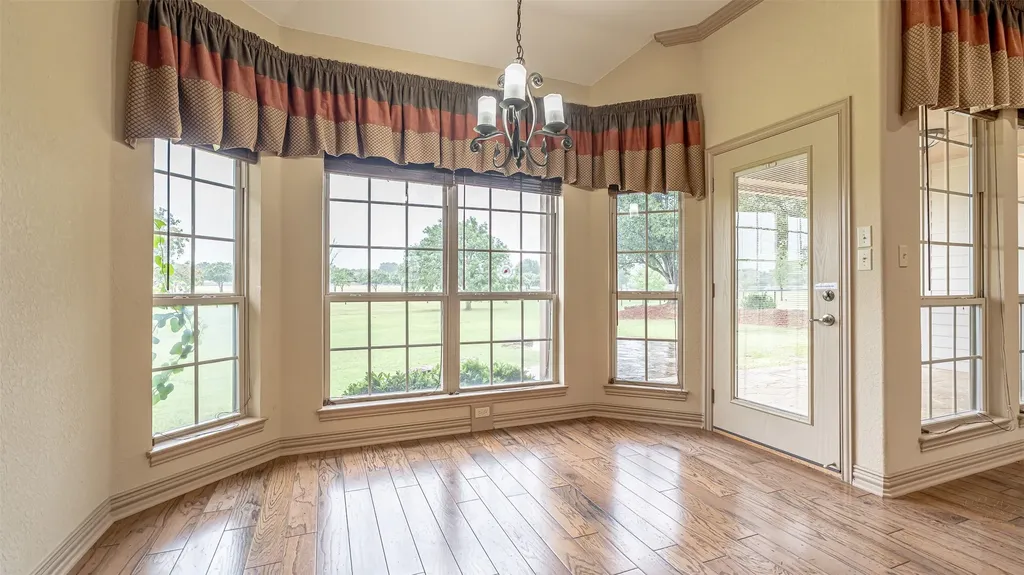 2300 E Emerald Bend Court Granbury TX 76049